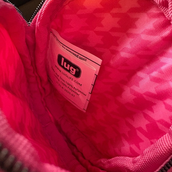 Lug Circle Embroidered Coin Pouch – Perfectly Pink (Embroidered Red Heart) - Picture 8 of 16